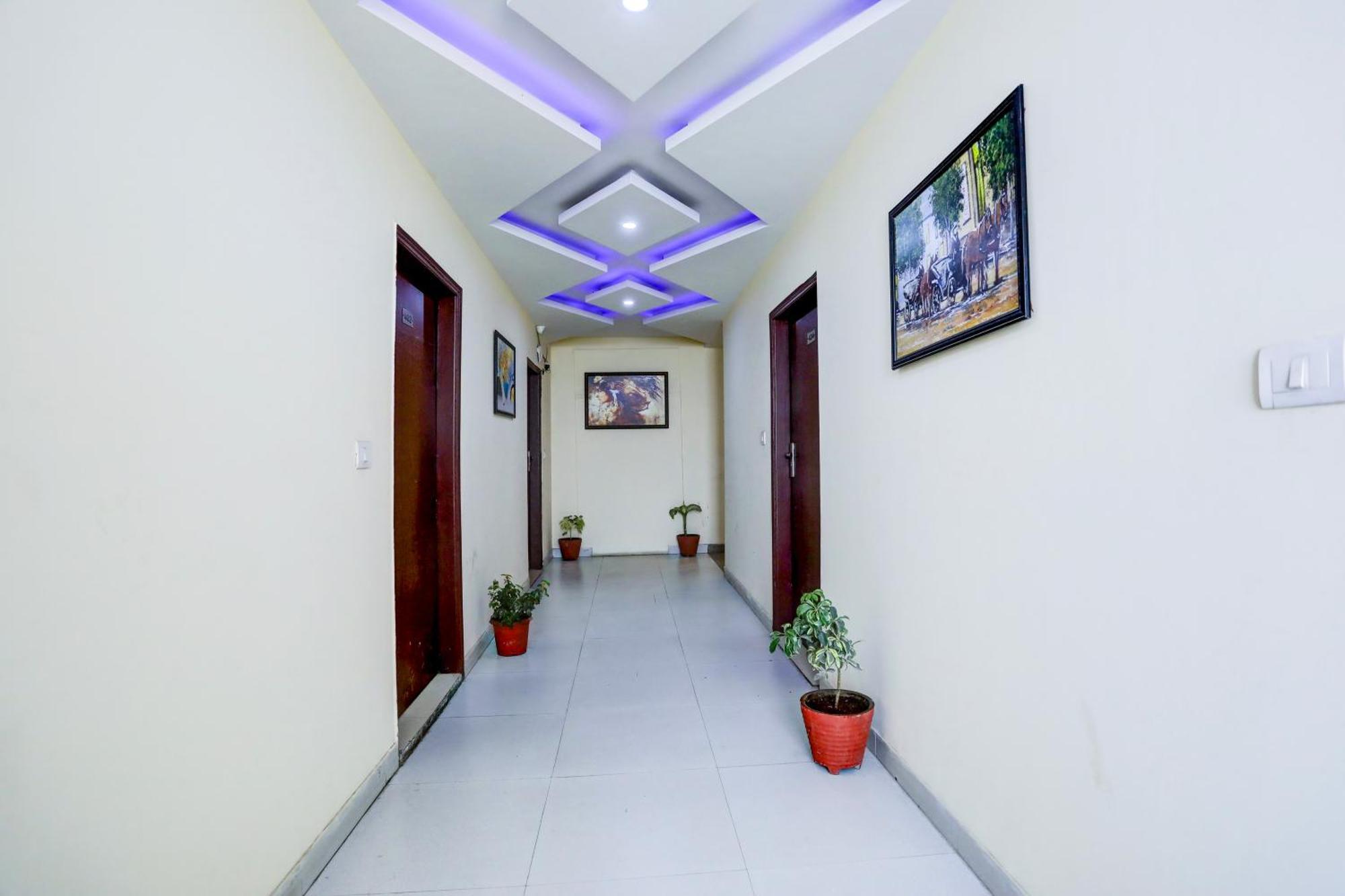 Global Stay Near Delhi Airport Yeni Delhi Dış mekan fotoğraf